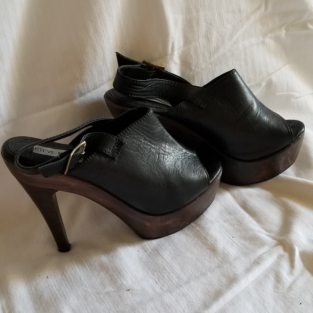 Steve Madden clogs
